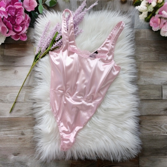 Forever 21 baby pink bodysuit - Picture 1 of 6